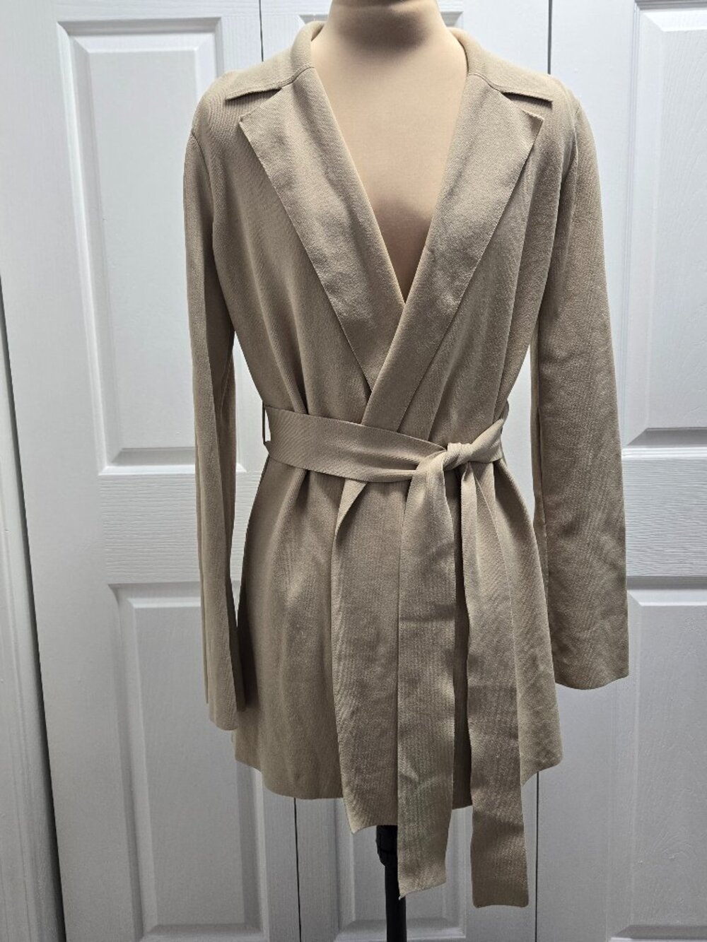 MM LaFleur The Merritt Wrap Jardigan Latte Medium
